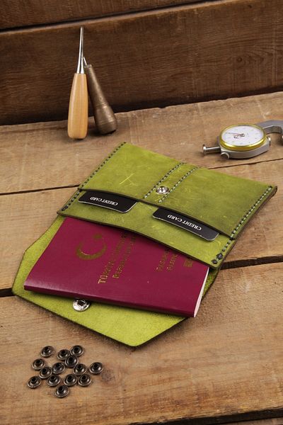 New Coast Leather 1900's Γνήσιο & Πραγματικό Δερμάτινο Χειροποίητο Ανοιχτό Πράσινο Πορτοφόλι Διαβατηρίου