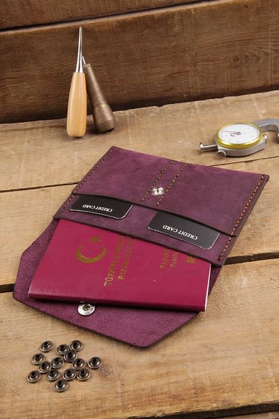 New Coast Leather 1900's Γνήσιο & Πραγματικό Δερμάτινο Χειροποίητο Πορτοφόλι Βουργουνδίας Διαβατηρίου