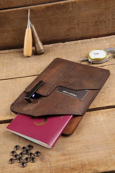 New Coast Leather 1900's Ръчно изработен кафяв портфейл за паспорт от естествена кожа