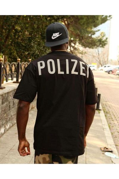 Benisengiydir Мъжка черна квадратна тениска с кръгло деколте с щампа Polizei