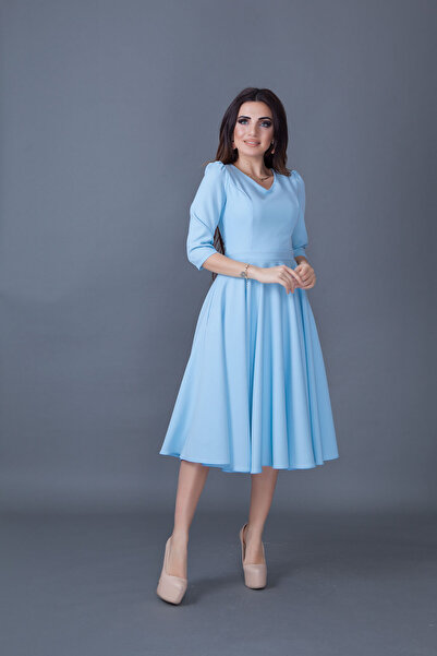 Bidoluelbise Baby Blue φόρεμα με λεπτομέρεια με λαιμόκοψη σε μίντι μήκους