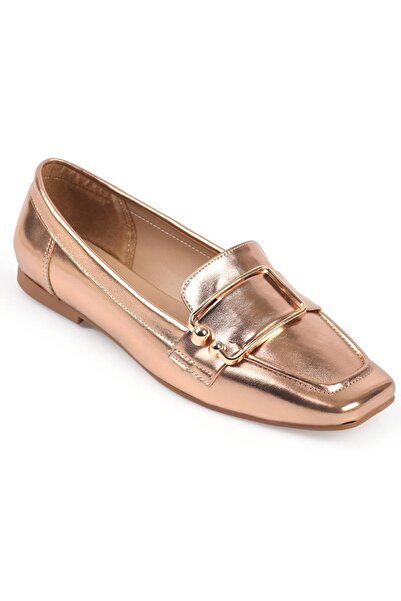 Capone Outfitters Dámská mokasína Capone Blunt Toe z kovové tkaniny Kovový doplněk Páskovaná růže