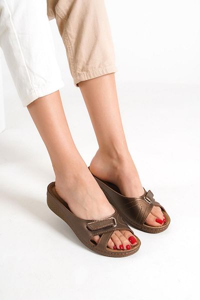 Capone Outfitters Capone Z0777 Copper Anatomische Komfort-Hausschuhe für Damen