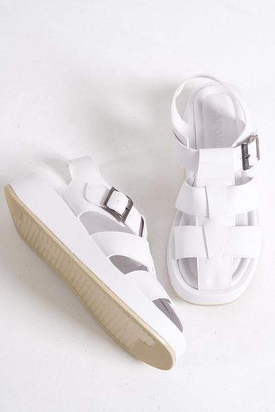 Capone Outfitters Capone Gladiator Riemchen-Keilabsatz, weiße Damen-Flatform-Sandalen