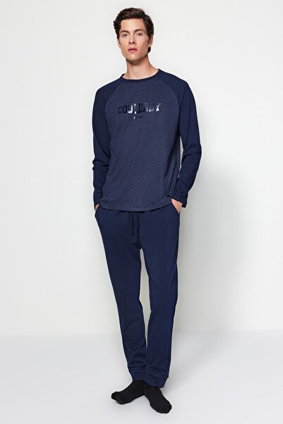 Trendyol Collection Σετ πιτζάμες με εμπριμέ μανίκια Raglan σε κανονική εφαρμογή TMNAW23PT00032