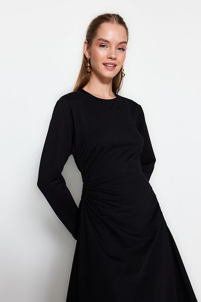 Trendyol Modest Μαύρο πλεκτό φόρεμα με λεπτομέρεια συλλογής στη μέση TCTAW24EB00076