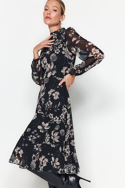 Trendyol Collection Schwarzes Winter-Chiffonkleid mit Blumenmuster – TWOAW23EL01436