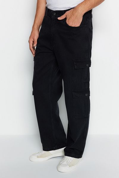 Trendyol Collection Schwarze Wide-Fit-Jeans mit Cargotaschen, lockere Jeans TMNAW24JE00026