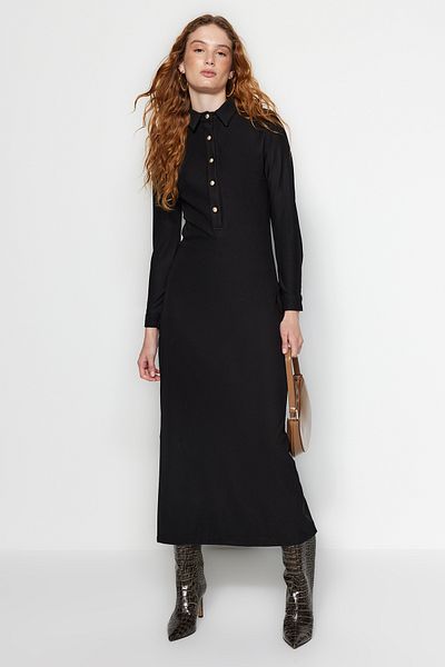 Trendyol Modest Μαύρο πλεκτό φόρεμα πόλο με χρυσά κουμπιά - TCTAW24EB00108