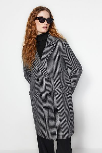 Trendyol Collection Μαύρο παλτό μεγάλου μεγέθους, φαρδύ κομμένο ψαροκόκαλο, μακρύ παλτό TWOAW24KB00168