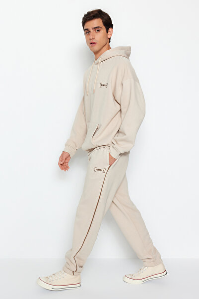 Trendyol Collection Sweatshirt-Trainingsanzug-Set mit Kapuze und Stickerei-Detail – TMNAW24EM00000