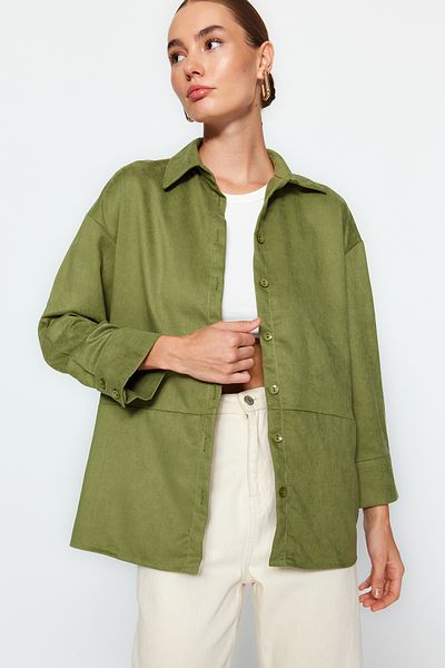 Trendyol Collection Khakifarbenes Oversize/Wide-Fit-Hemd aus Wildledergewebe TWOAW24GO00175