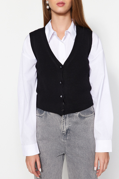 Trendyol Collection Черна трикотажна жилетка с V-образно деколте - първокласна прежда TWOAW24SV00049