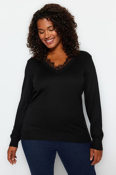 Trendyol Curve Schwarzer Strickpullover mit Spitzendetails TBBAW24AN00074