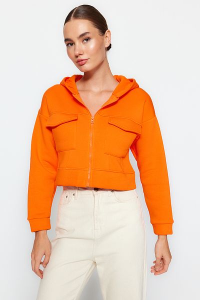 Trendyol Collection Orangefarbenes, locker geschnittenes, kurzes Strick-Sweatshirt mit Kapuze, Tasche, dicker Fleece-Innenseite, TWOAW24SW00010