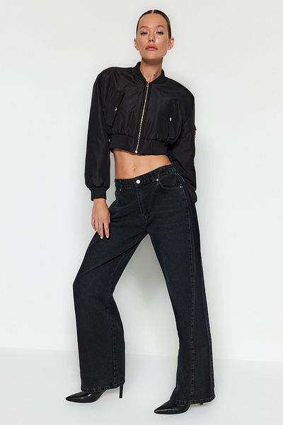 Trendyol Collection Schwarze Jeans mit hoher Taille und extra weitem Bein und Ziernähten TWOAW24JE00260
