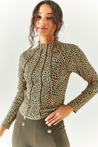 Olalook Kadın Leopar Yeşil Parçalı Dik  Yaka Likralı Crop Bluz BLZ-19002398