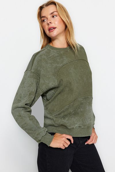 Trendyol Collection Khakifarbenes, dickes Fleece-Sweatshirt mit Antik-/Blasseffekt und Oversize-/Weitschnitt, TWOAW24SW00193