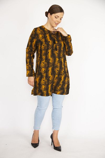 Şans Women's Plus Size Saffron V-Neck Sleeve-Length Adjustable Tunic 65n36720