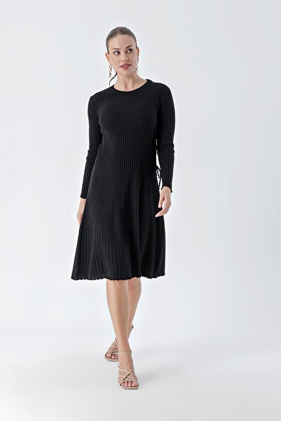 CHUBA Γυναικείο πλεκτό φόρεμα με ριμπ λαιμόκοψη μέχρι το γόνατο μαύρο 24W119