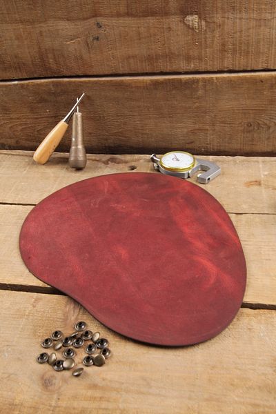 New Coast Leather 1900's Ръчно изработена червена подложка за мишка от естествена и естествена кожа