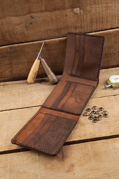 New Coast Leather 1900's Ръчно изработен мъжки портфейл от естествена кожа с много отделения, кафяв