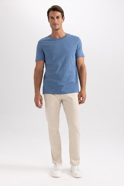 DeFacto Normale Passform, Rundhalsausschnitt, einfaches, gerades Kurzarm-T-Shirt M7666az23au