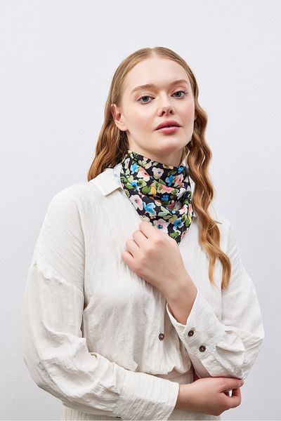 THE MOON Beauty Garden Watercolor Crispy Floral Patterned Black Vegan Silk Scarf Bandana