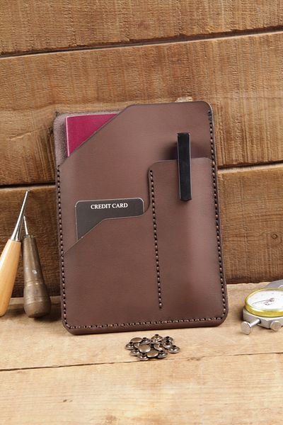 New Coast Leather 1900's Ръчно изработен кафяв портфейл за паспорт от естествена кожа