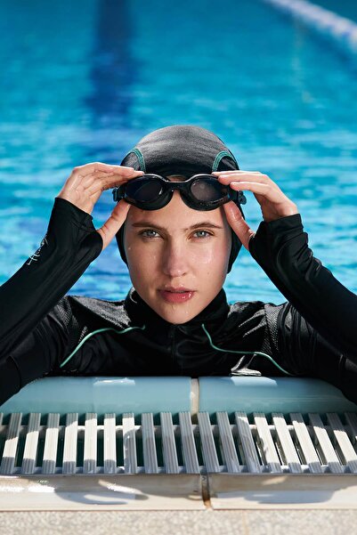 Haşema Performans Serisi Omuz Petek Doku Detaylı Siyah Likralı Tesettür Mayo H-per 30