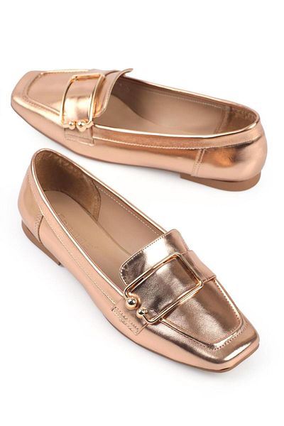 Capone Outfitters Capone Blunt Toe Metallic Fabric Metal Accessoire Banded Rose Damen-Loafer