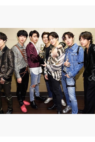 Universal BTS Ξύλινη Αφίσα Τέχνης Διακοσμητική Ξύλινη Αφίσα Κωδικός5967