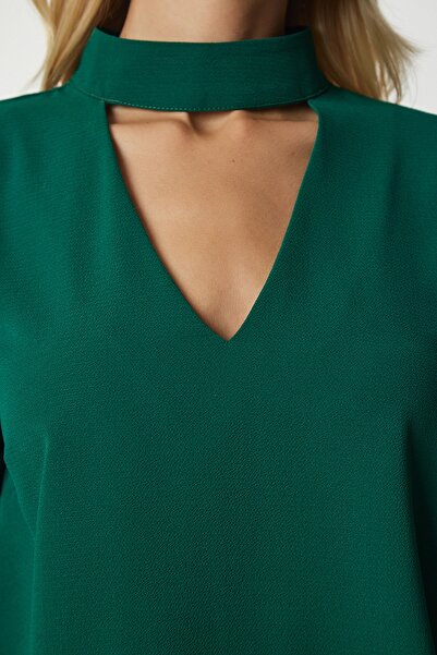 Happiness İstanbul Női smaragdzöld ablak részletes mélyen dekoltált krepp blúz UB00155