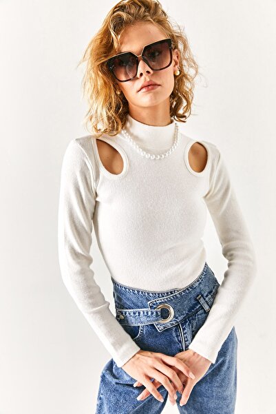 Olalook Ecrufarbene, schulterfreie Schalbluse mit halbem Rollkragen für Damen BLZ-19002390