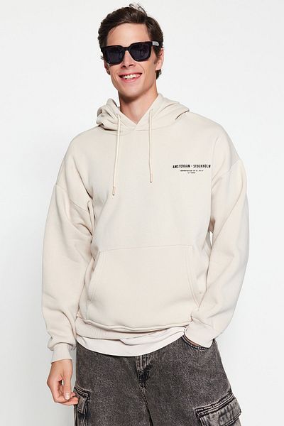 Trendyol Collection Übergroßes, flauschiges Fleece-Sweatshirt mit Aufdruck - TMNAW24sw00105