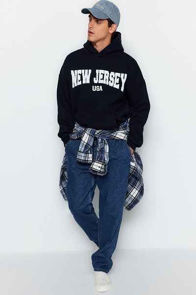 Trendyol Collection Námořnická modř 100% bavlna Oversize/Wide Fit City Potištěná fleecová/teplá mikina TMNAW24SW00167