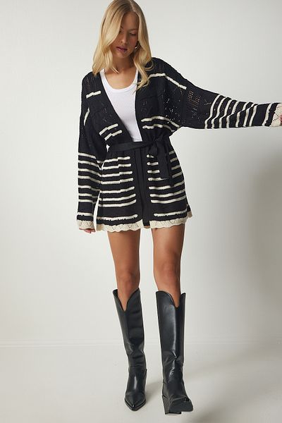Happiness İstanbul Schwarz gestreifter, durchbrochener Pullover-Cardigan für Damen PF00015