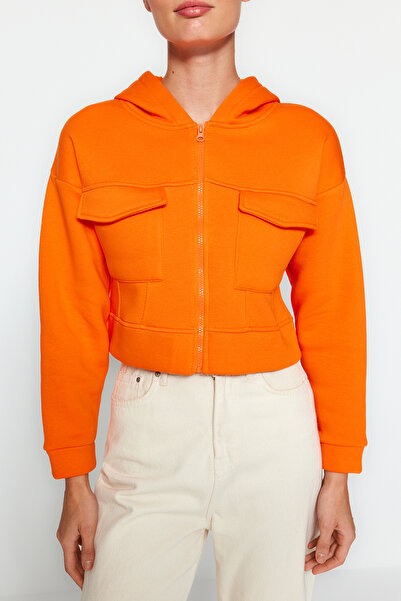 Trendyol Collection Narancssárga, laza szabású Crop zseb, részletes kapucnis vastag polár belül kötött pulóver TWOAW24SW00010