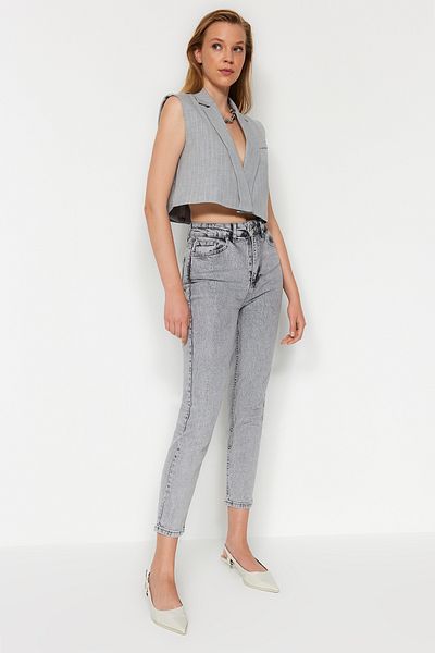 Trendyol Collection Gray Normal Waist Mom Jeans TWOAW24JE00084