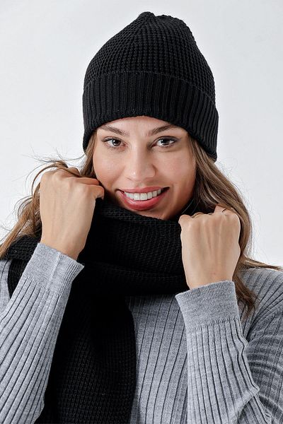 CHUBA Women's Beanie Set with Soft Button Black Knit Detail - 24W132