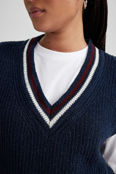 DeFacto Oversize Fit V-Neck Sweater S0375az23wn