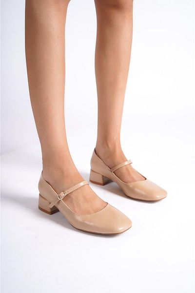 Capone Outfitters Capone Blunt Toe Straped Low Heel Damenschuhe