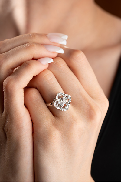 Nereze 925 Ayar Gümüş Ayarlanabilir Rodyum Kaplama Zirkon Taşlı Dönen Kelebek...