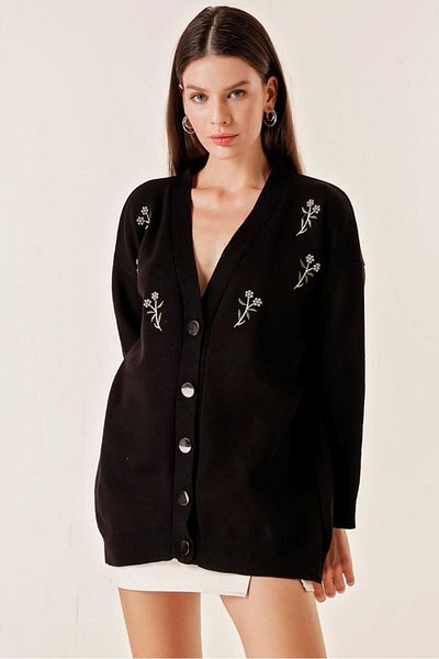 Zulu buttoned and beaded knitwear standard size