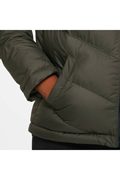 Nike Paris Saint-Germain Older Kids' Synthetic-Fill Jacket.