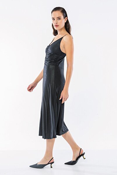 Berr-ın Önü Büzgülü Askılı Örme Elbise