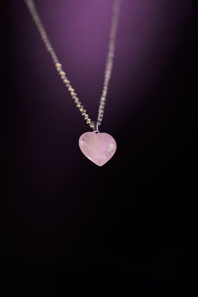 DOODLE Pink Quartz Natural Stone Heart Cut Necklace