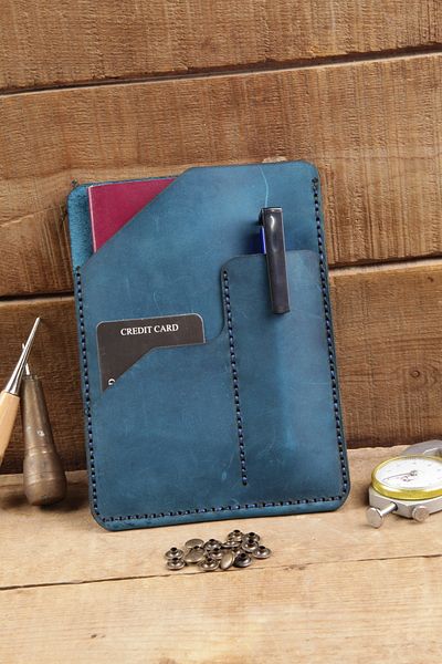 New Coast Leather 1900's Ръчно изработен тюркоазен портфейл за паспорт от естествена кожа
