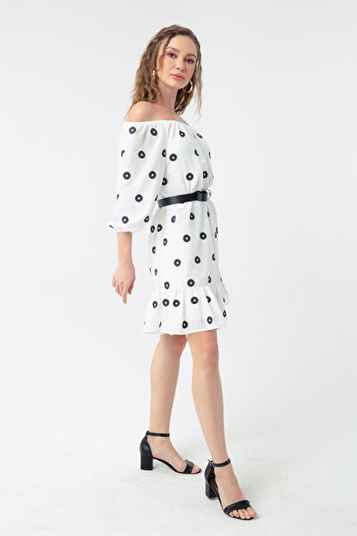 Lafaba Γυναικείο λευκό φόρεμα με ελαστικά μανίκια και ζώνη