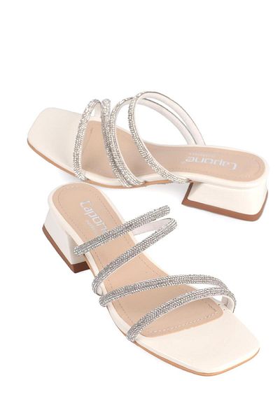 Capone Outfitters Capone Blunt Toe Stone Banded Short Heeled Patent Leather White Women's Slippers